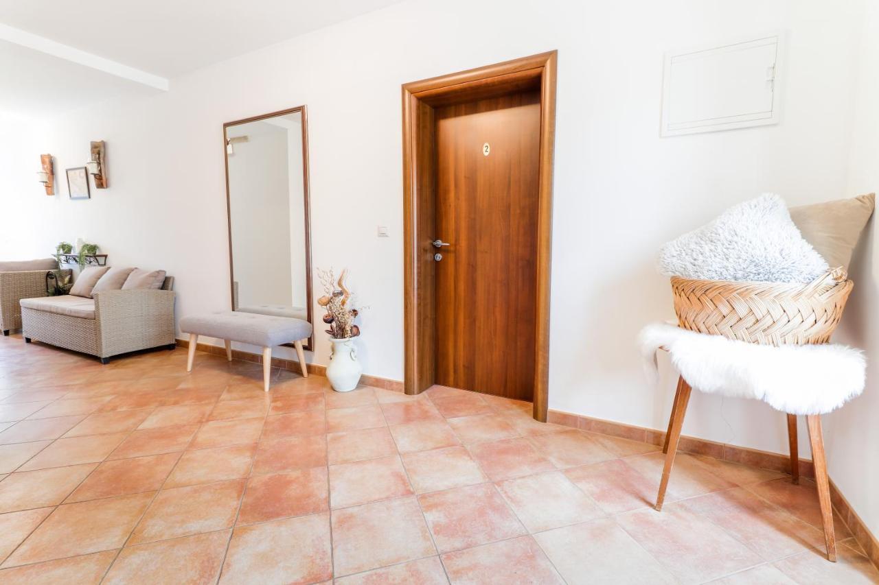 Bed & Breakfast Kastel Zbandaj Exterior photo