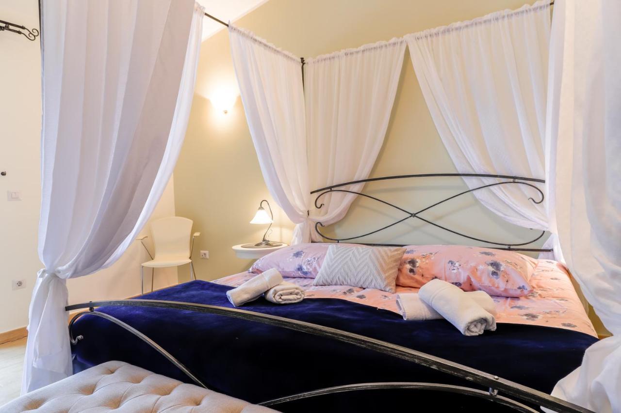 Bed & Breakfast Kastel Zbandaj Exterior photo