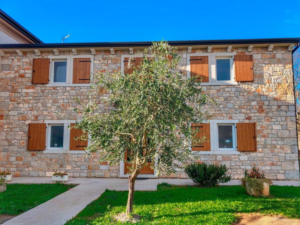 Bed & Breakfast Kastel Zbandaj Exterior photo